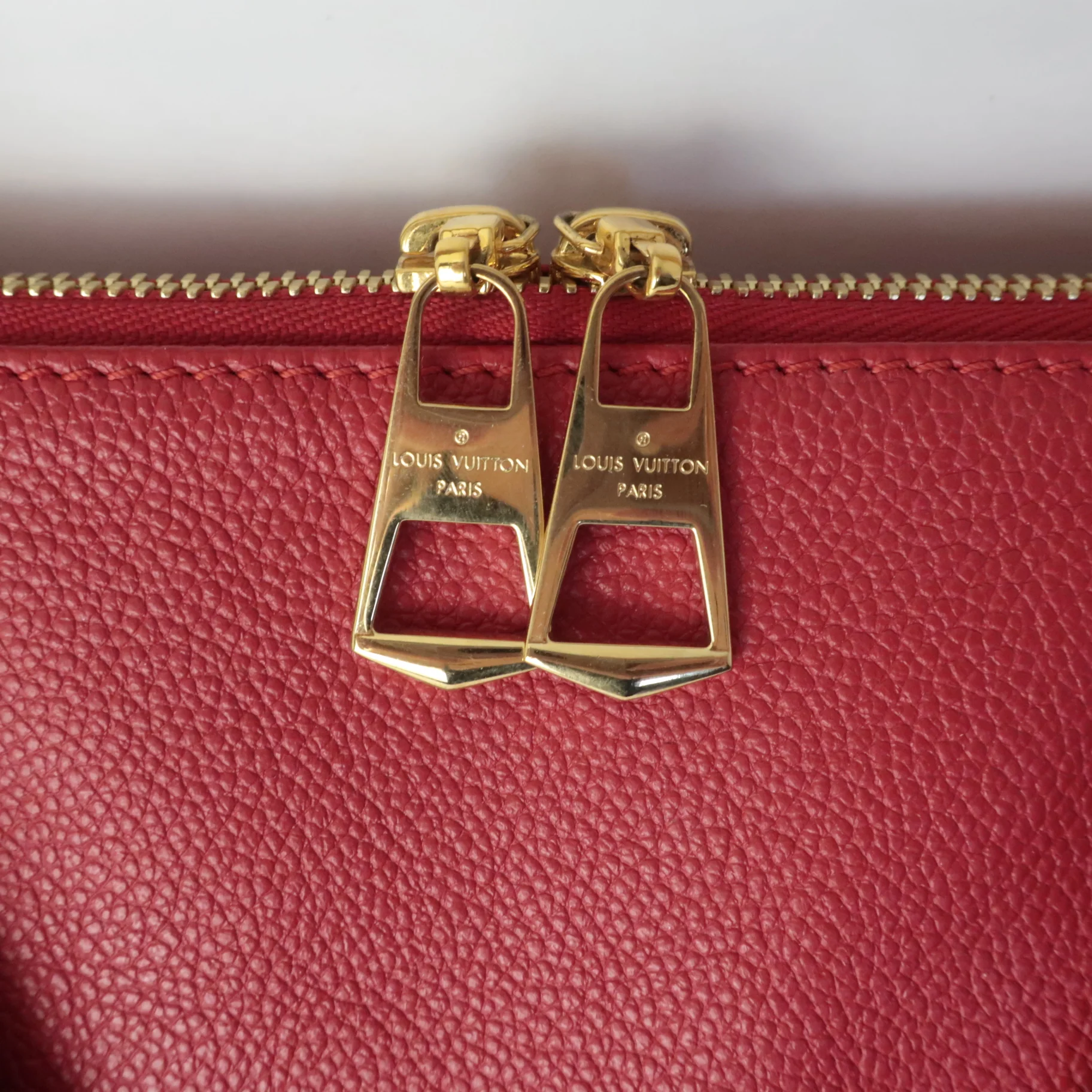 Louis Vuitton Red/Monogram Canvas V Tote BB Bag - Image 5