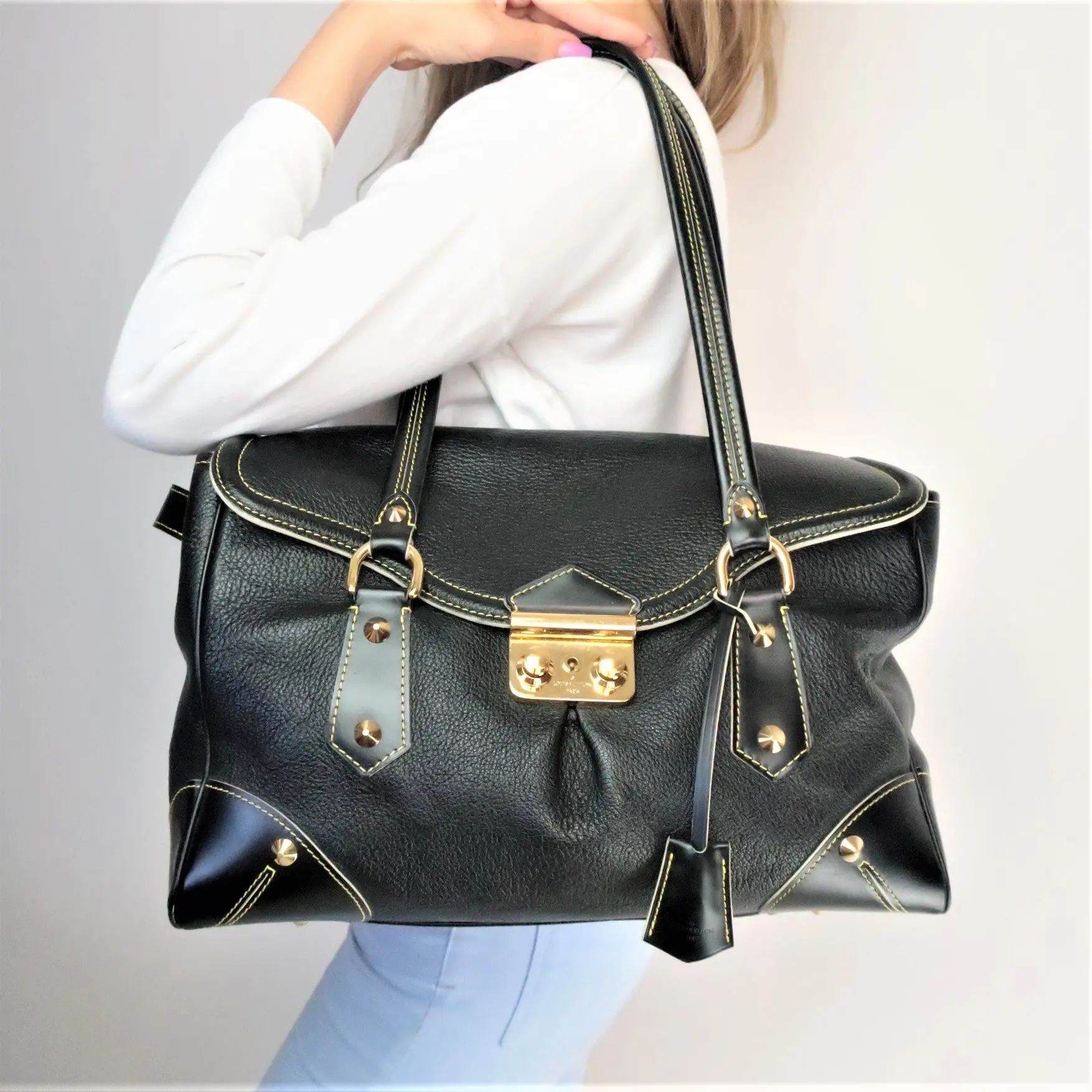 Louis Vuitton Suhali L'Essentiel GM Handbag - Image 11