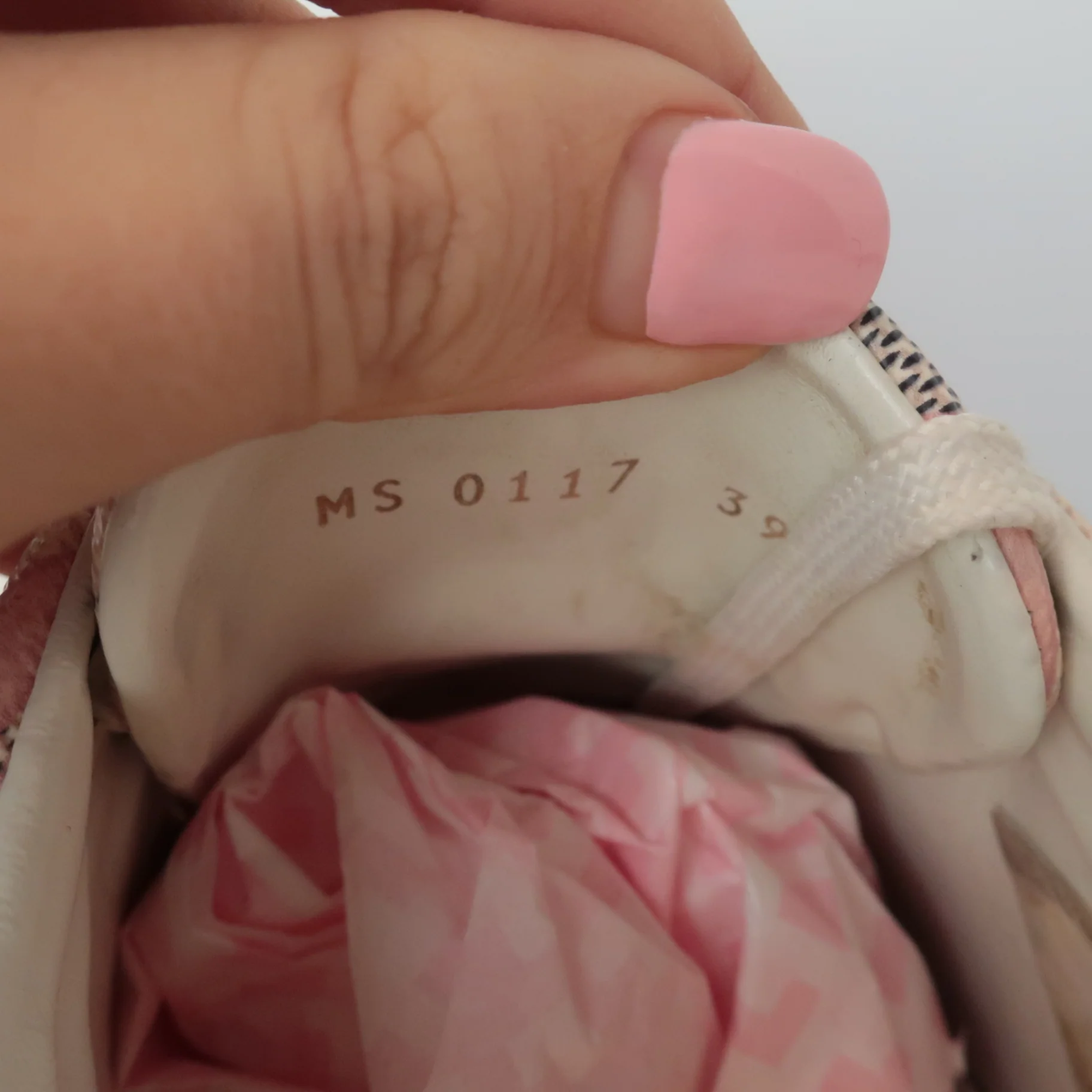 Louis Vuitton Tahitienne Pink Flower Sneakers (774) - Image 12