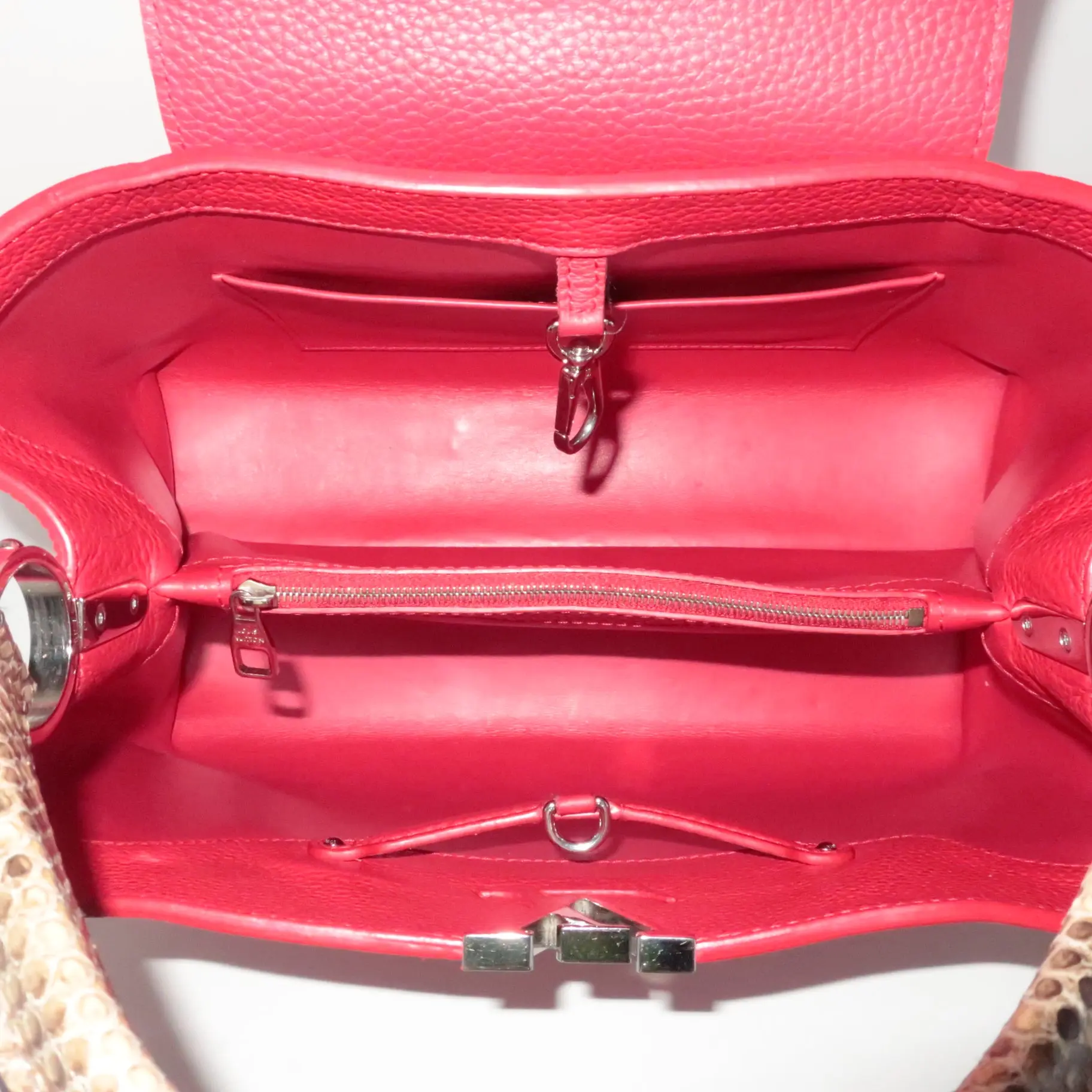 Louis Vuitton Taurillion Leather Python Handle Capucines MM Bag - Image 9