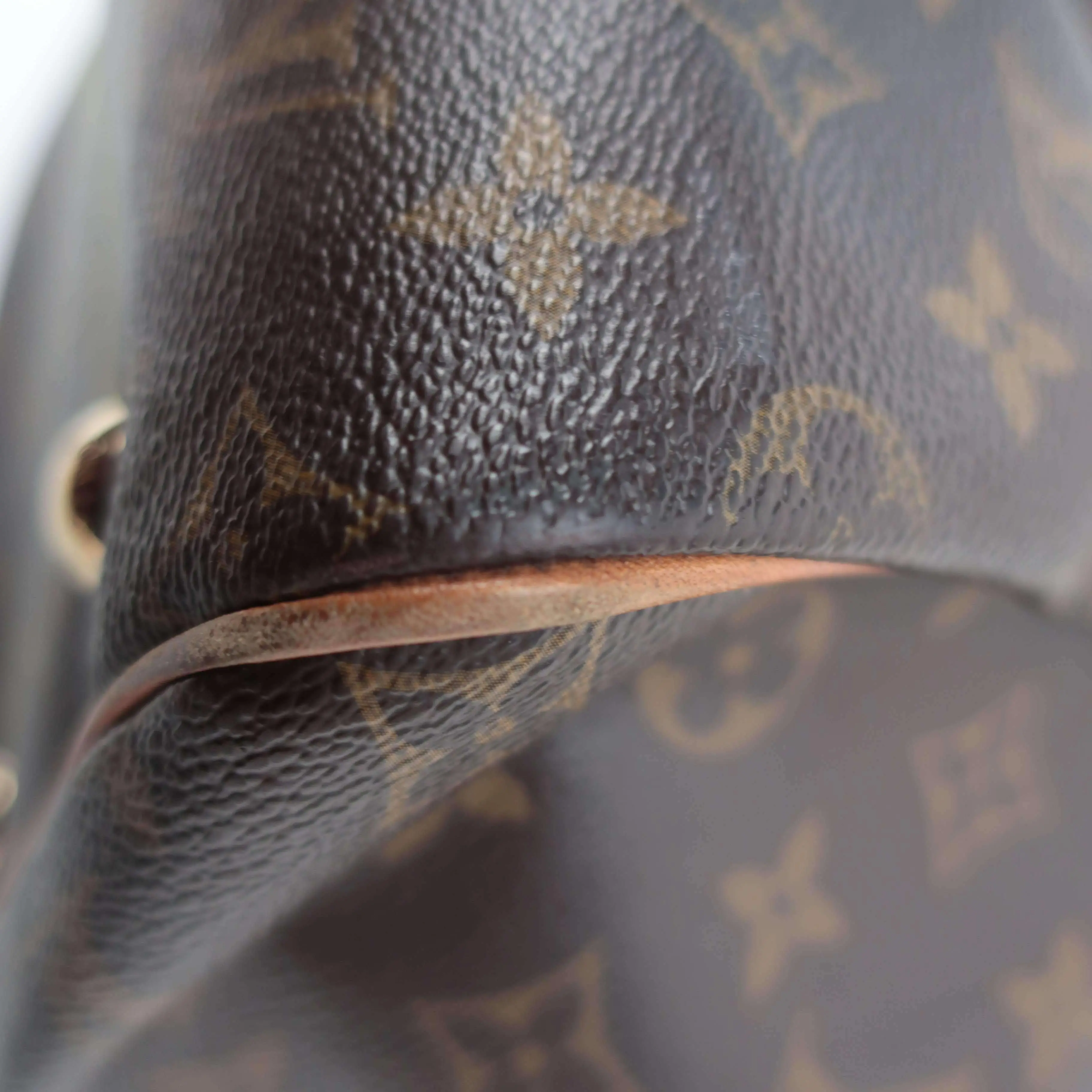 Louis Vuitton Tivoli GM Monogram Bag - Image 18